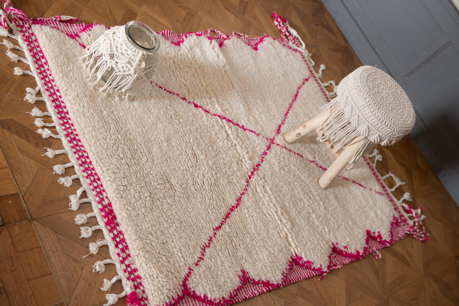 Tapis berbère beni Oirain 1,40 x 2,00 m Rose